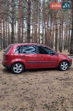 Хэтчбек Ford Fiesta 2006 в Каменском