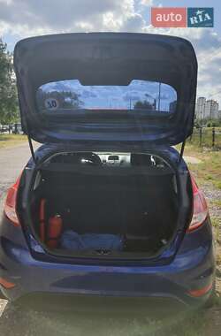 Хэтчбек Ford Fiesta 2013 в 