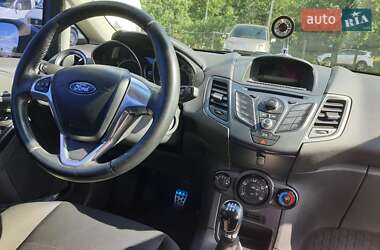 Хэтчбек Ford Fiesta 2013 в 