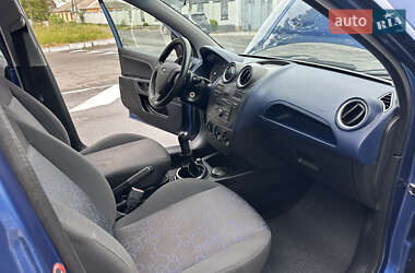 Хэтчбек Ford Fiesta 2007 в 