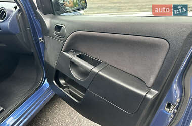 Хэтчбек Ford Fiesta 2007 в 