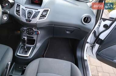 Хэтчбек Ford Fiesta 2011 в 