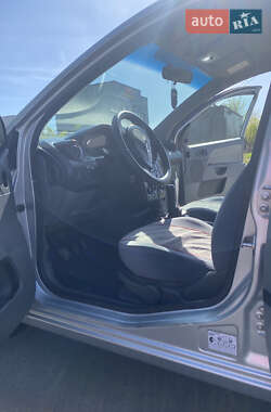 Хэтчбек Ford Fiesta 2002 в 