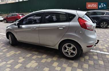 Хэтчбек Ford Fiesta 2012 в 