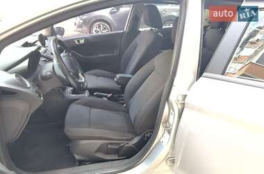 Хэтчбек Ford Fiesta 2012 в 