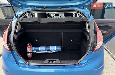 Хэтчбек Ford Fiesta 2013 в 