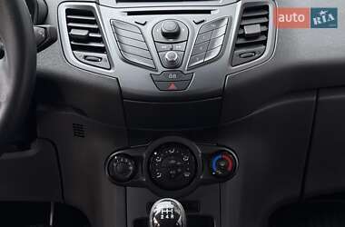 Хэтчбек Ford Fiesta 2013 в 