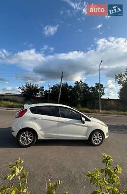 Хэтчбек Ford Fiesta 2013 в 