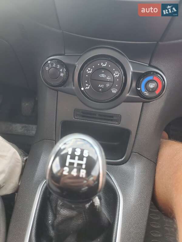 Хэтчбек Ford Fiesta 2013 в Виннице