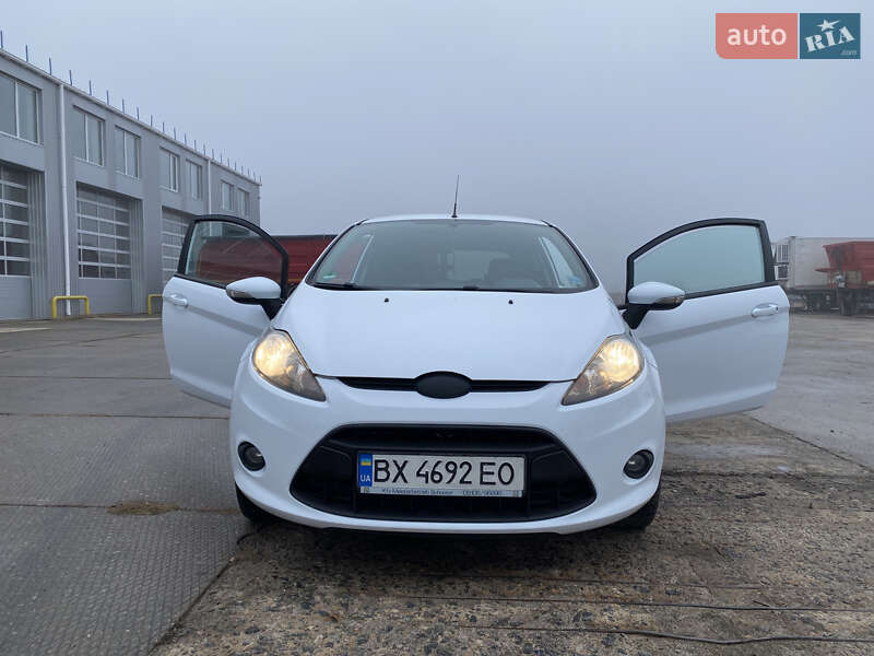 Хэтчбек Ford Fiesta 2009 в 