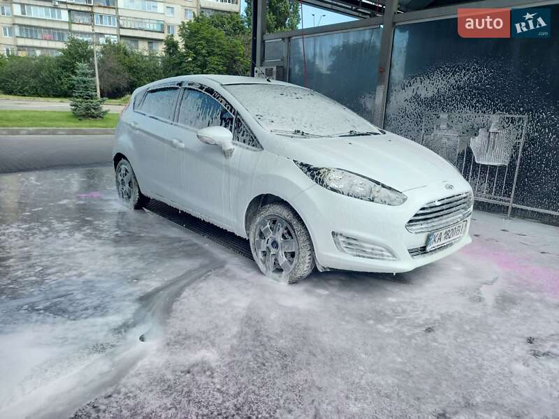 Хэтчбек Ford Fiesta 2013 в Броварах