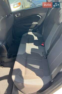 Седан Ford Fiesta 2014 в 