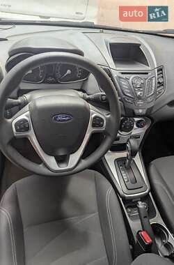 Хэтчбек Ford Fiesta 2018 в 