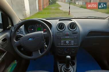 Хэтчбек Ford Fiesta 2007 в 