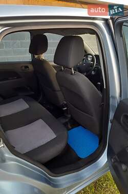 Хэтчбек Ford Fiesta 2007 в 
