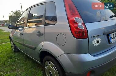 Хэтчбек Ford Fiesta 2007 в 