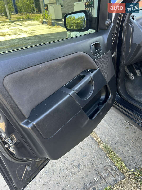 Хэтчбек Ford Fiesta 2008 в Измаиле фото 13 Хэтчбек Ford Fiesta 2008 в Измаиле