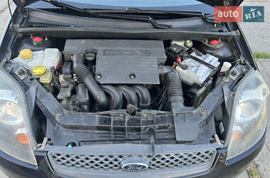 Хэтчбек Ford Fiesta 2008 в 