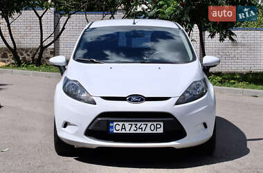 Хэтчбек Ford Fiesta 2012 в 