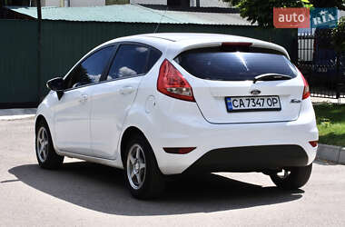 Хэтчбек Ford Fiesta 2012 в 