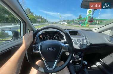 Хэтчбек Ford Fiesta 2014 в 