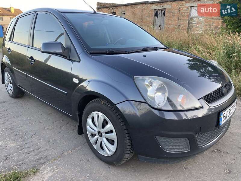 Хэтчбек Ford Fiesta 2008 в Луцке