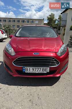 Хэтчбек Ford Fiesta 2015 в 
