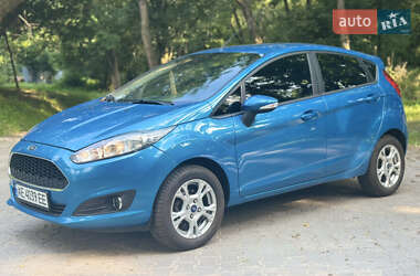 Хэтчбек Ford Fiesta 2016 в 