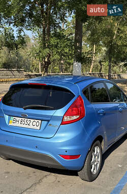 Хэтчбек Ford Fiesta 2011 в 