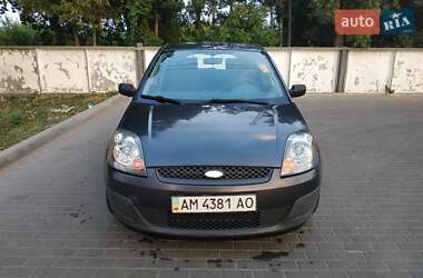 Хэтчбек Ford Fiesta 2007 в 