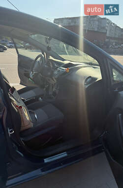 Хэтчбек Ford Fiesta 2013 в 