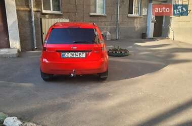 Хэтчбек Ford Fiesta 2003 в 