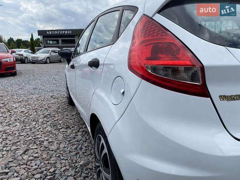 Хэтчбек Ford Fiesta 2012 в Львове