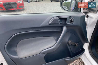 Хэтчбек Ford Fiesta 2012 в 