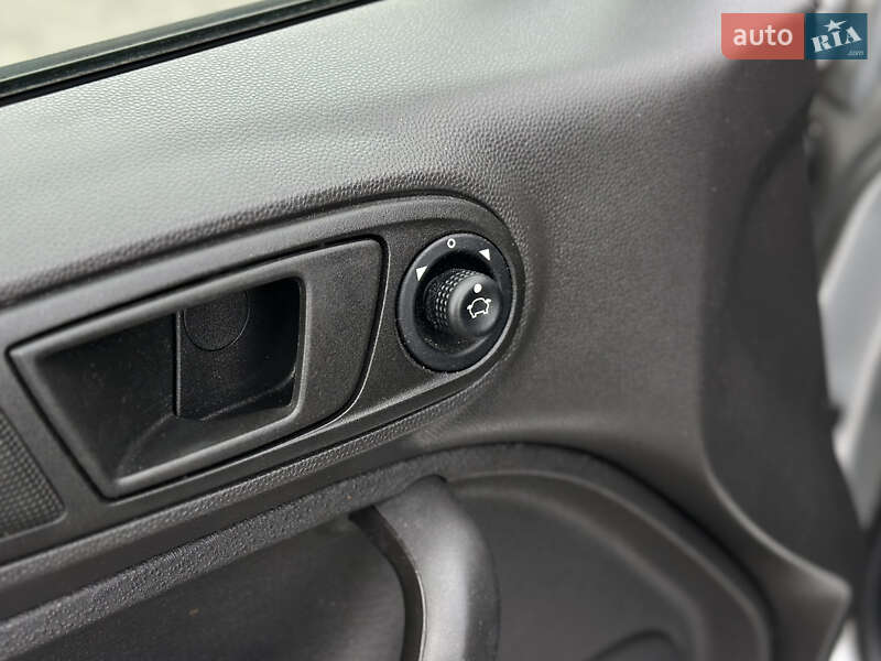 Седан Ford Fiesta 2019 в Шептицькому