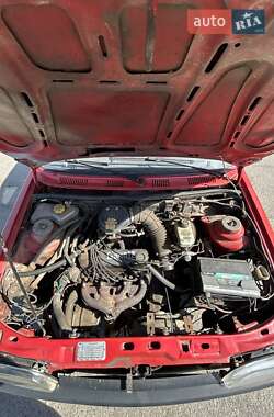 Хэтчбек Ford Fiesta 1990 в 