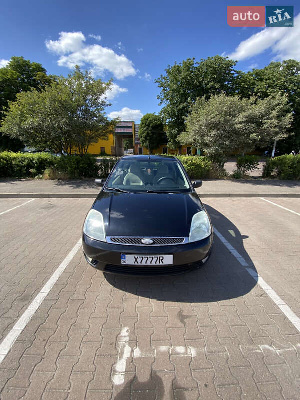Хетчбек Ford Fiesta 2003 в 