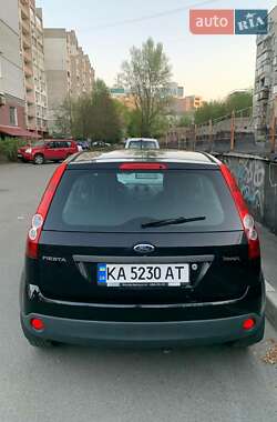 Хэтчбек Ford Fiesta 2007 в 
