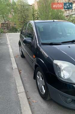 Хэтчбек Ford Fiesta 2007 в 