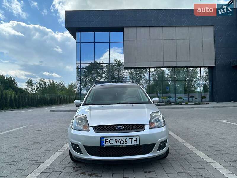 Хэтчбек Ford Fiesta 2006 в Львове