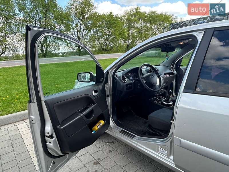 Хэтчбек Ford Fiesta 2006 в Львове