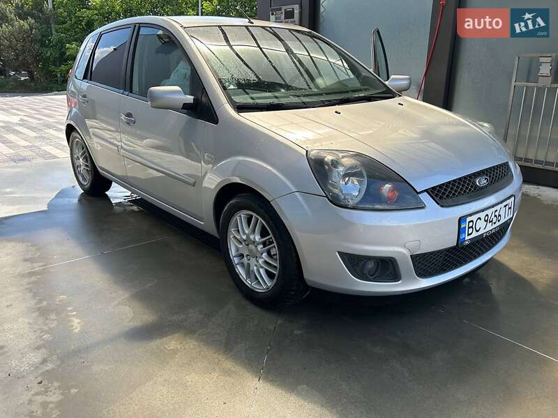 Хэтчбек Ford Fiesta 2006 в Львове