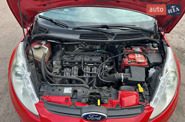 Хэтчбек Ford Fiesta 2010 в 