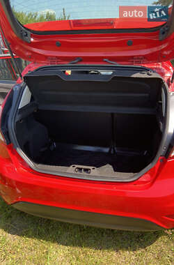 Хэтчбек Ford Fiesta 2013 в 