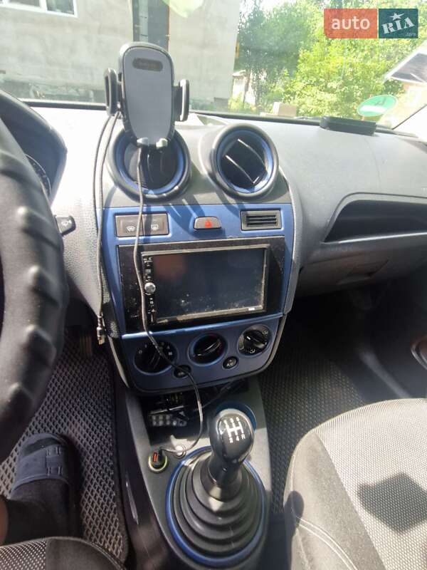 Хэтчбек Ford Fiesta 2007 в Луцке