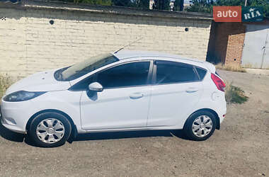 Хэтчбек Ford Fiesta 2012 в 