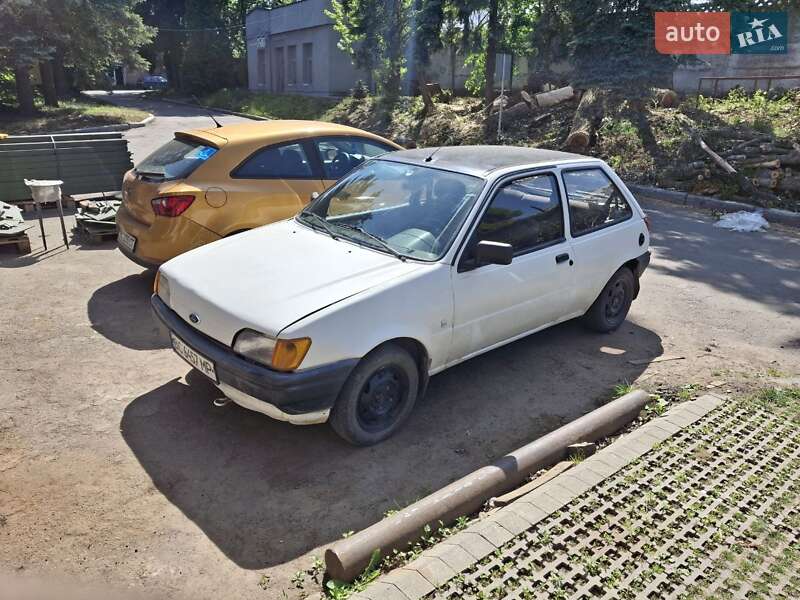Хэтчбек Ford Fiesta 1990 в Львове