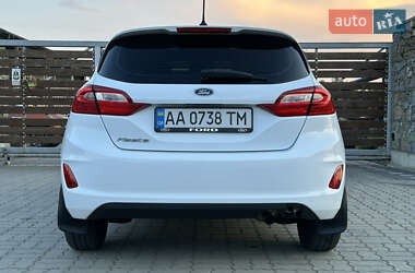 Хэтчбек Ford Fiesta 2018 в 