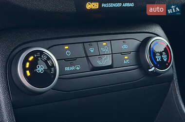 Хэтчбек Ford Fiesta 2018 в 