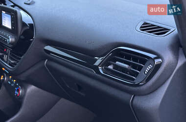 Хэтчбек Ford Fiesta 2018 в 